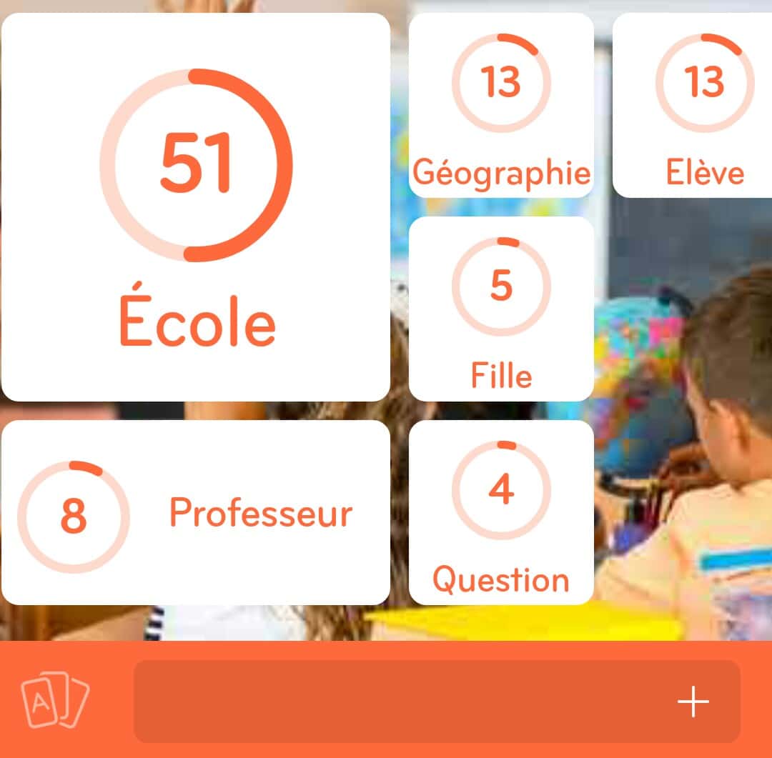 Images des solutions, réponses et aide pour le niveau 38 : Photo d'une écolière qui lève le doigt en classe  du jeu mobile 94%