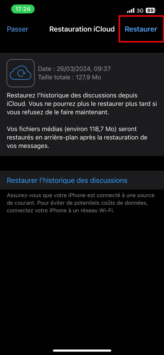 Ecrã da aplicação WhatsApp onde é necessário clicar em Restaurar 