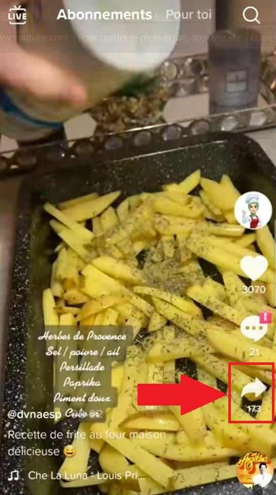 Кнопка «Поделиться» в виде стрелки в приложении TikTok.