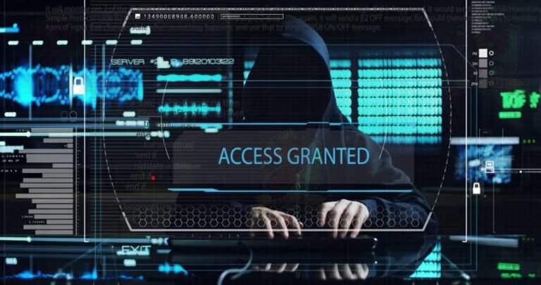 Image d'un hacker qui récupère les informations et les accès d'un ordinateur