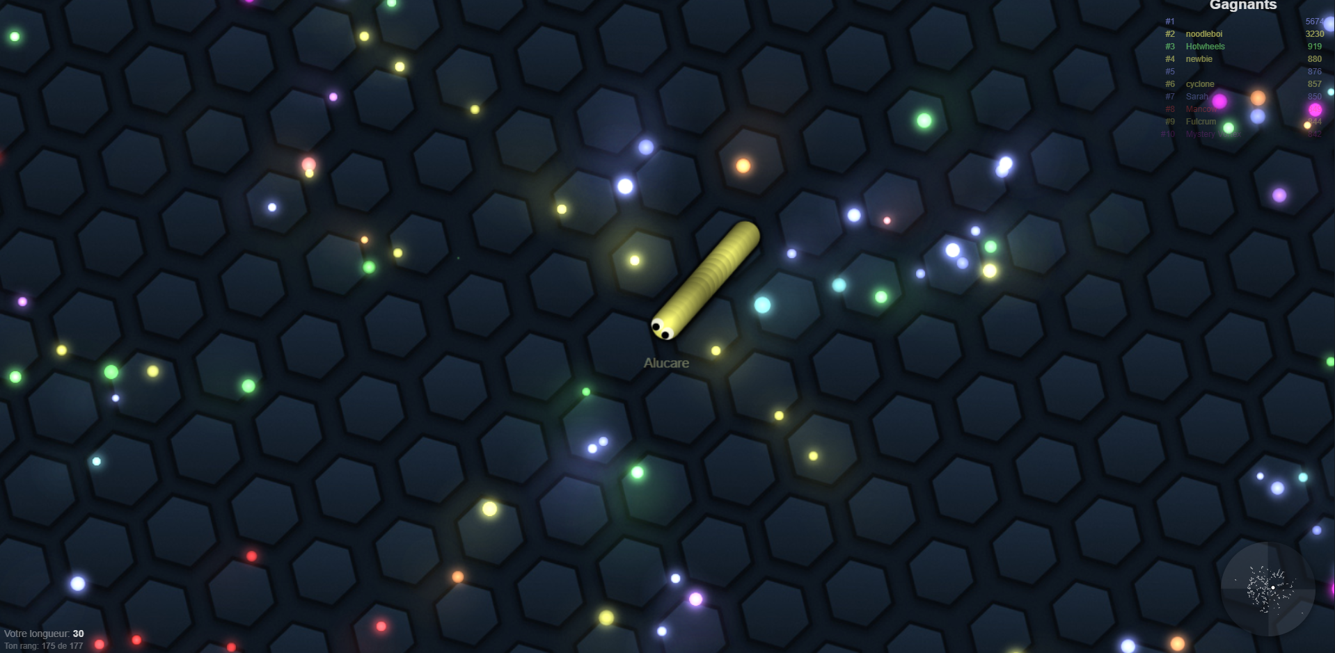 Image illustrating the SLITHER.IO game