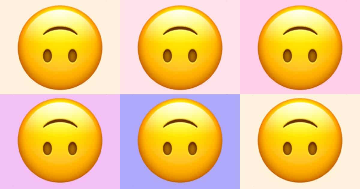 Emoji sonriente con la cara al revés