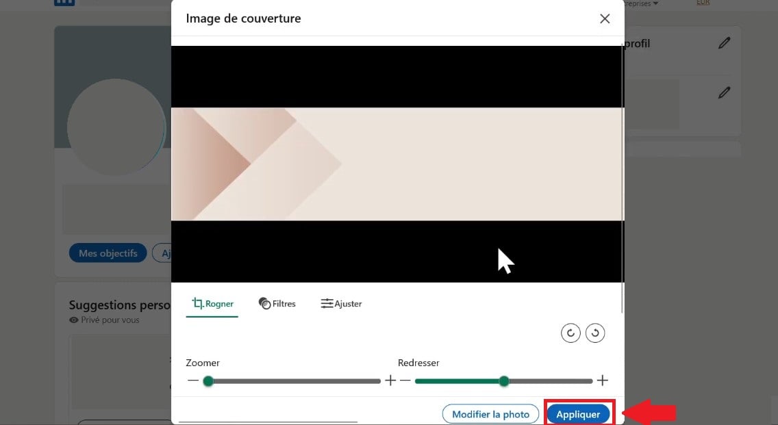 Bouton pour confirmer l'ajout d'une bannière sur LinkedIn