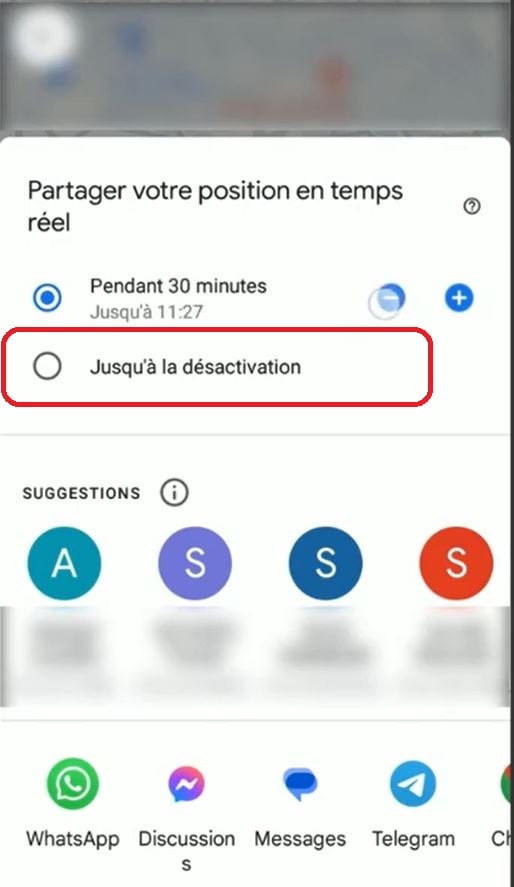 Google マップでの共有期間の設定と受信者の選択。.