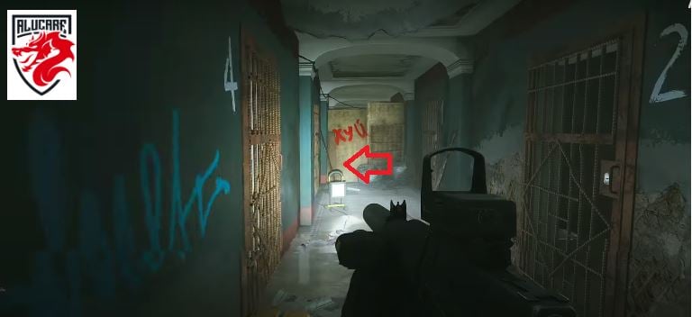 Corridor to the hole in cell N°5