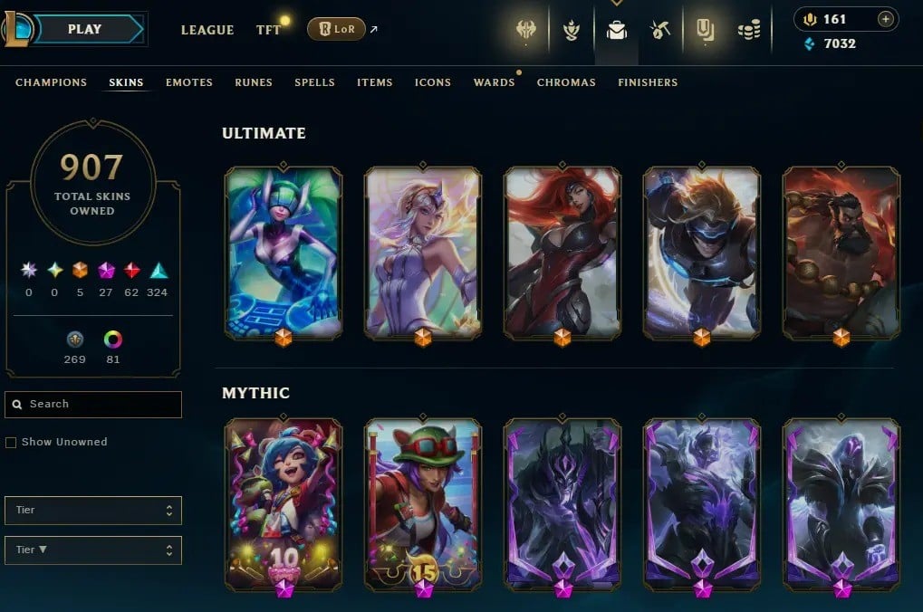 Akun LoL dijual di GameBoost dengan beberapa skin langka. 