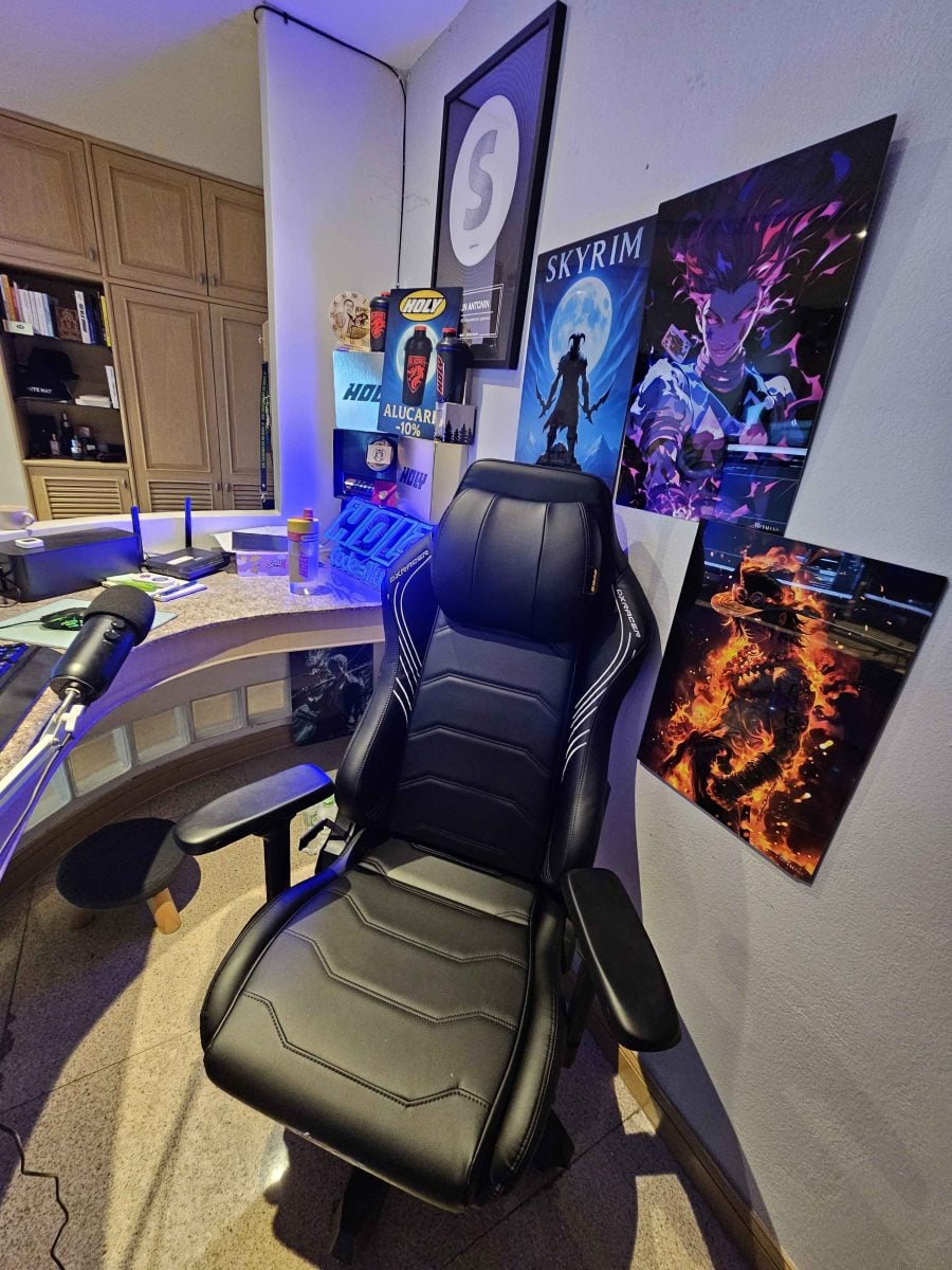El DXRacer Master da una impresión de comodidad a primera vista.
